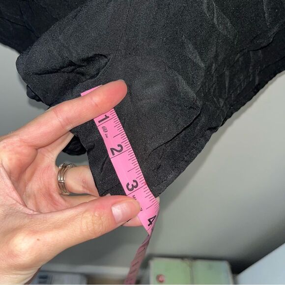 Fabletics Black Run Short - Picture 5 of 7